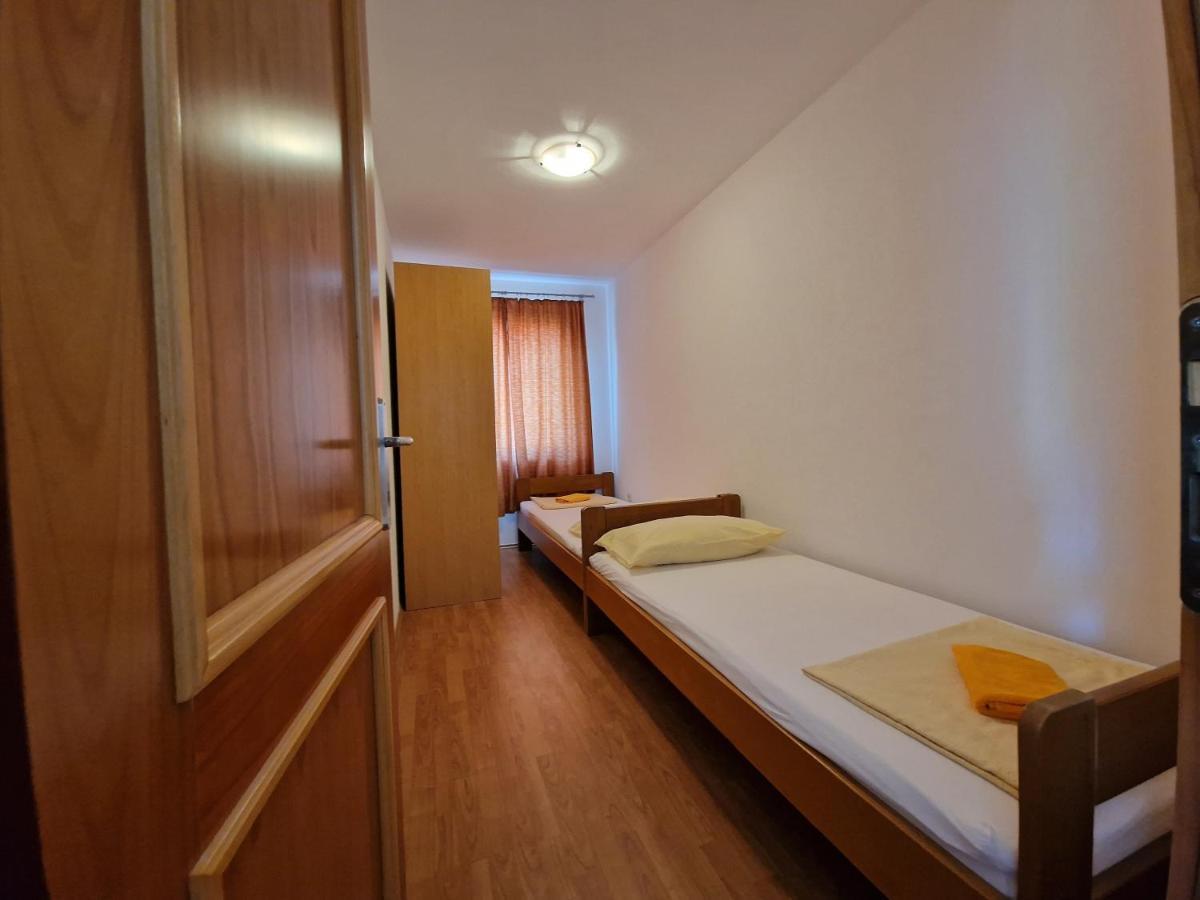 Apartments Lacic 3 Цриквеница Экстерьер фото