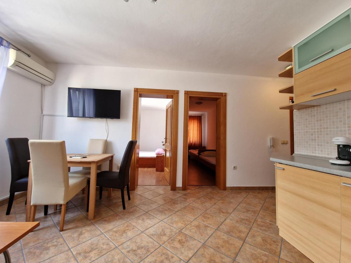 Apartments Lacic 3 Цриквеница Экстерьер фото